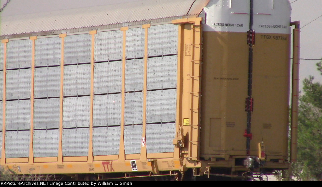 WB Manifest Frt at Arden Yard W-MdTrnSlv -129